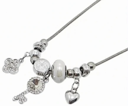 Cadena de acero quirurgico con dije simil pandora blanca 45cm + 5cm